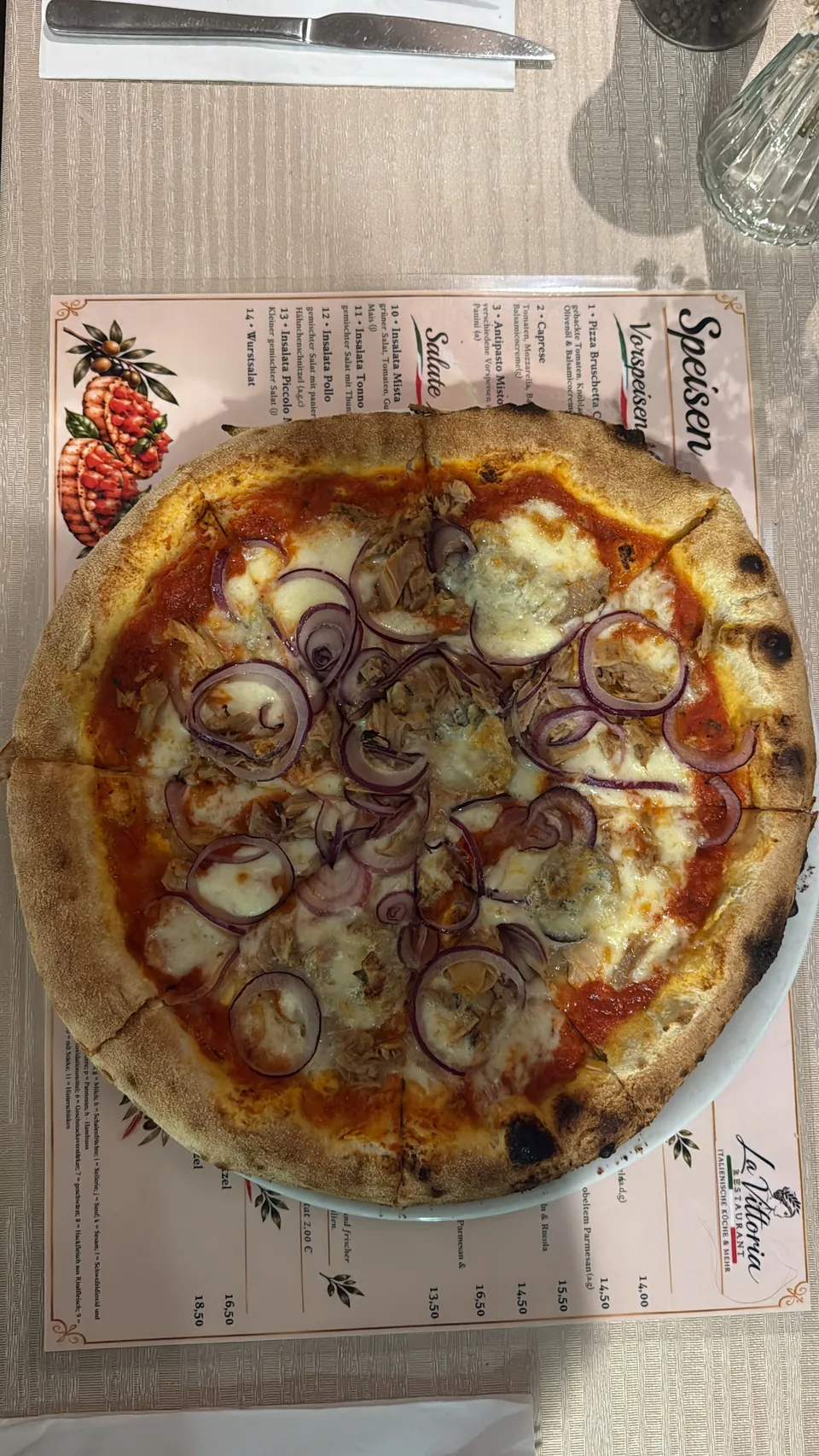 Pizza Tonno bei La Vittoria